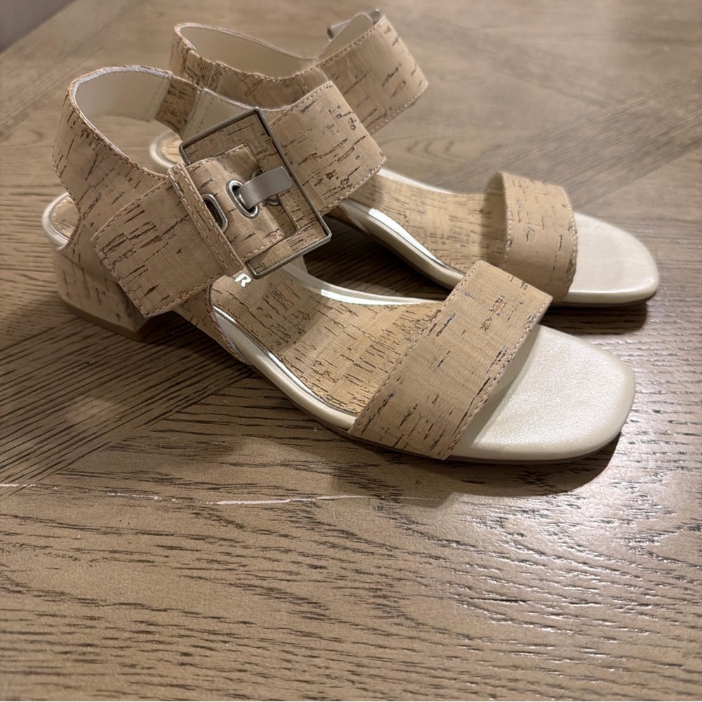 Donald Pliner Vixi Womens Low Heel Cork Foam 6